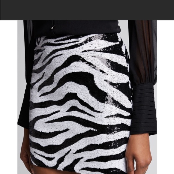 Alice + Olivia Animal Print Zebra Ramos Sequin Mini Skirt Size 8 - Picture 1 of 7